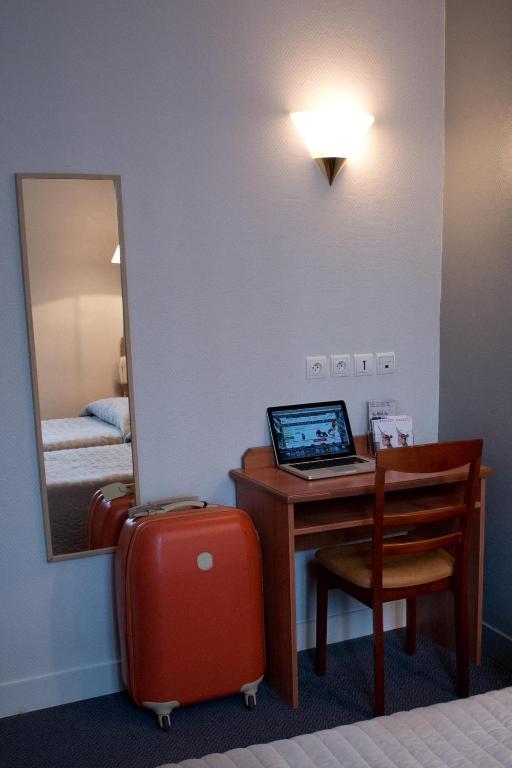 Camelia Hotel Paris Room photo